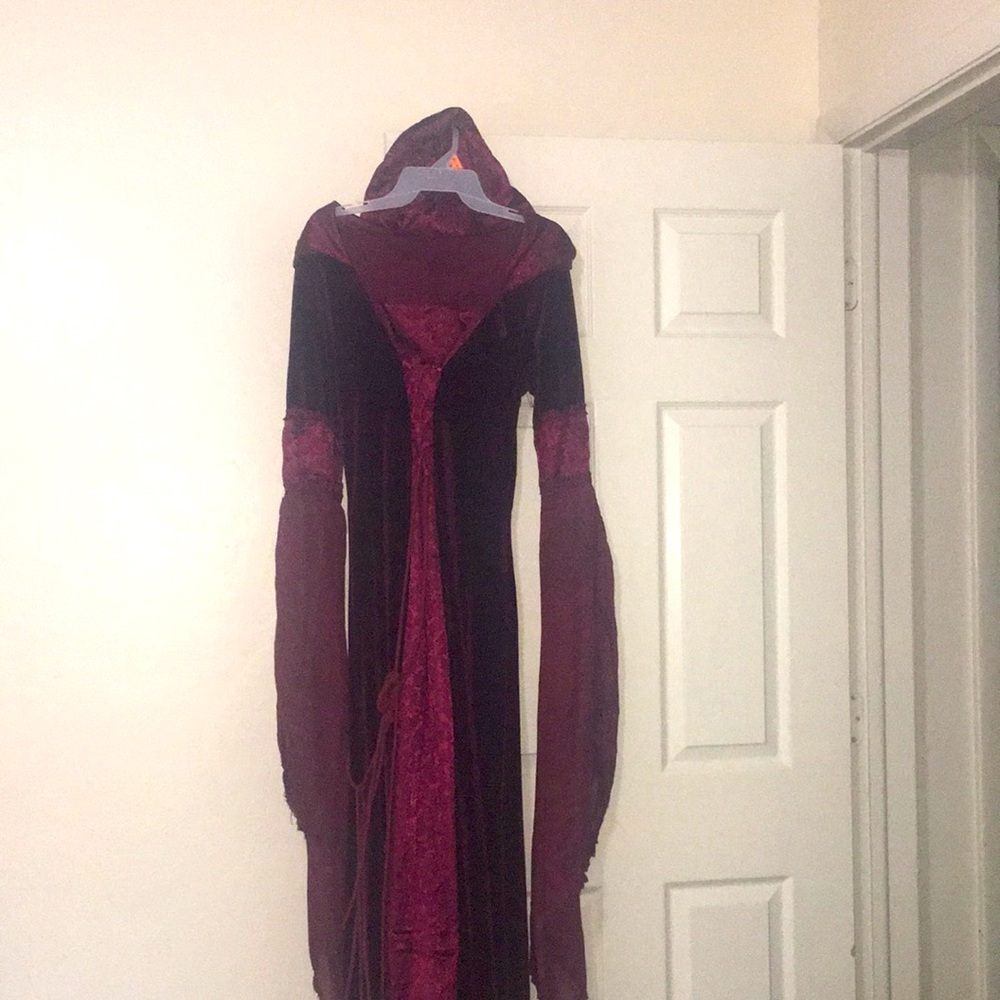 Mid evil witches cloak